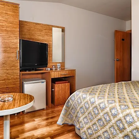 Hotel Serenti 2*